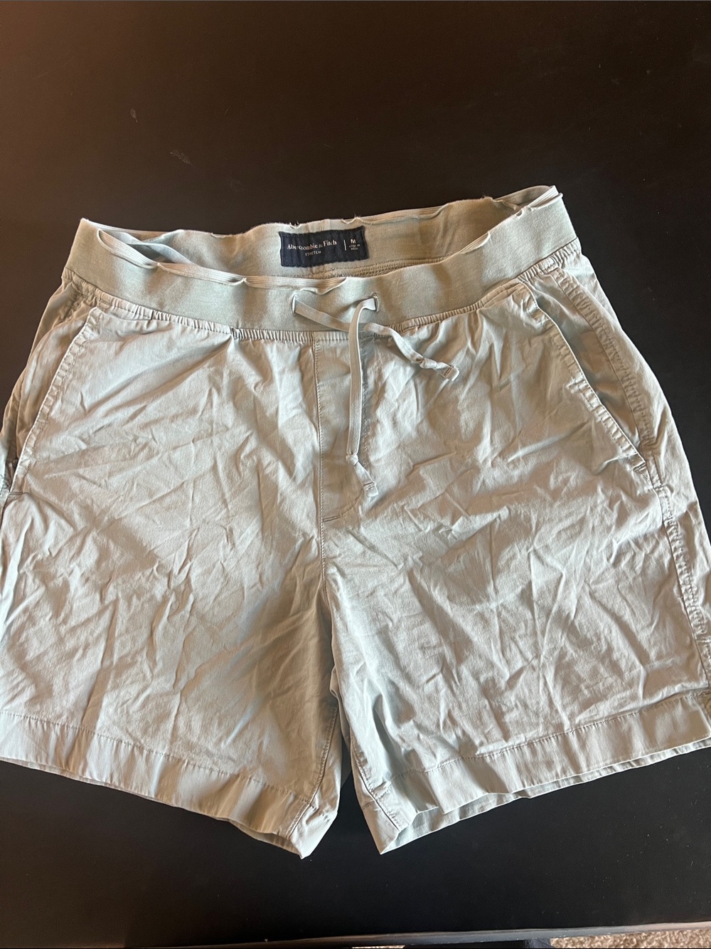 Abercrombie & Fitch sage green shorts with navy label - Picture 1 of 3